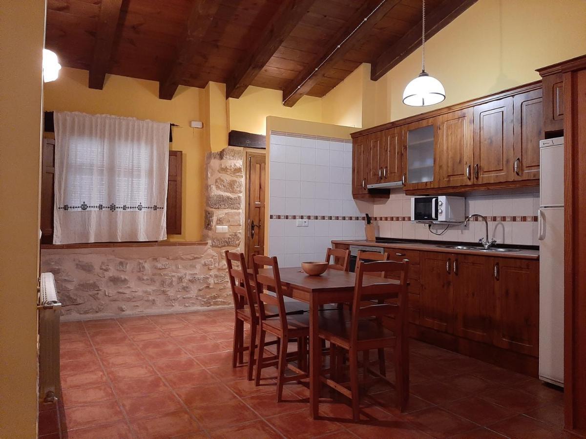 Apartamentos Matarranya Вальдерробрес Экстерьер фото