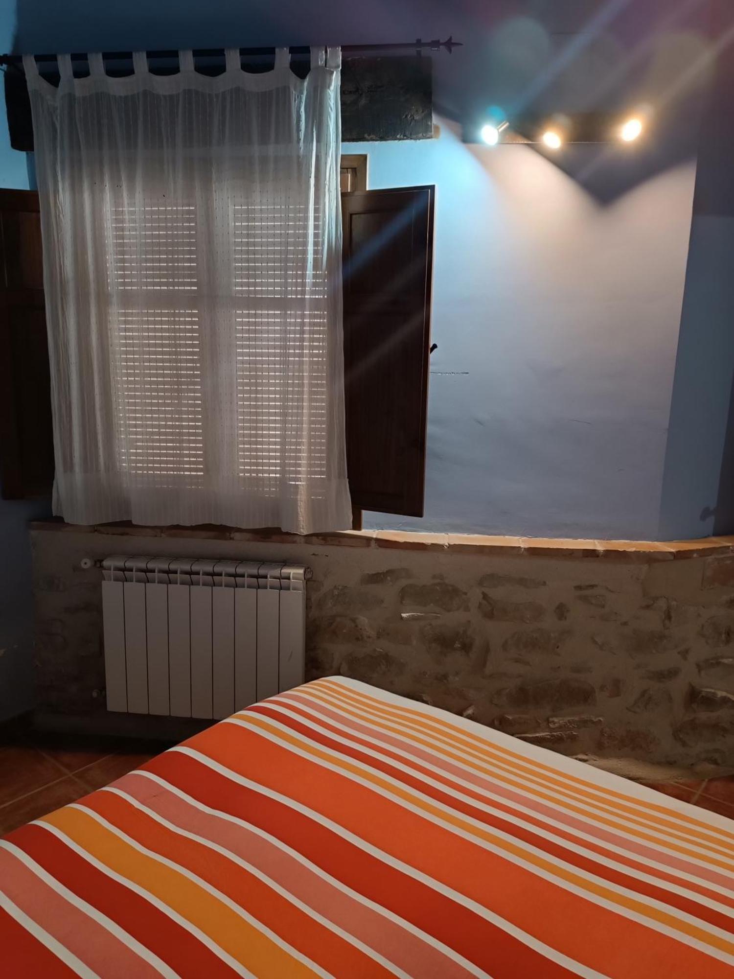 Apartamentos Matarranya Вальдерробрес Экстерьер фото